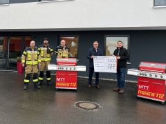 Spendenübergabe durch die Firma MTT